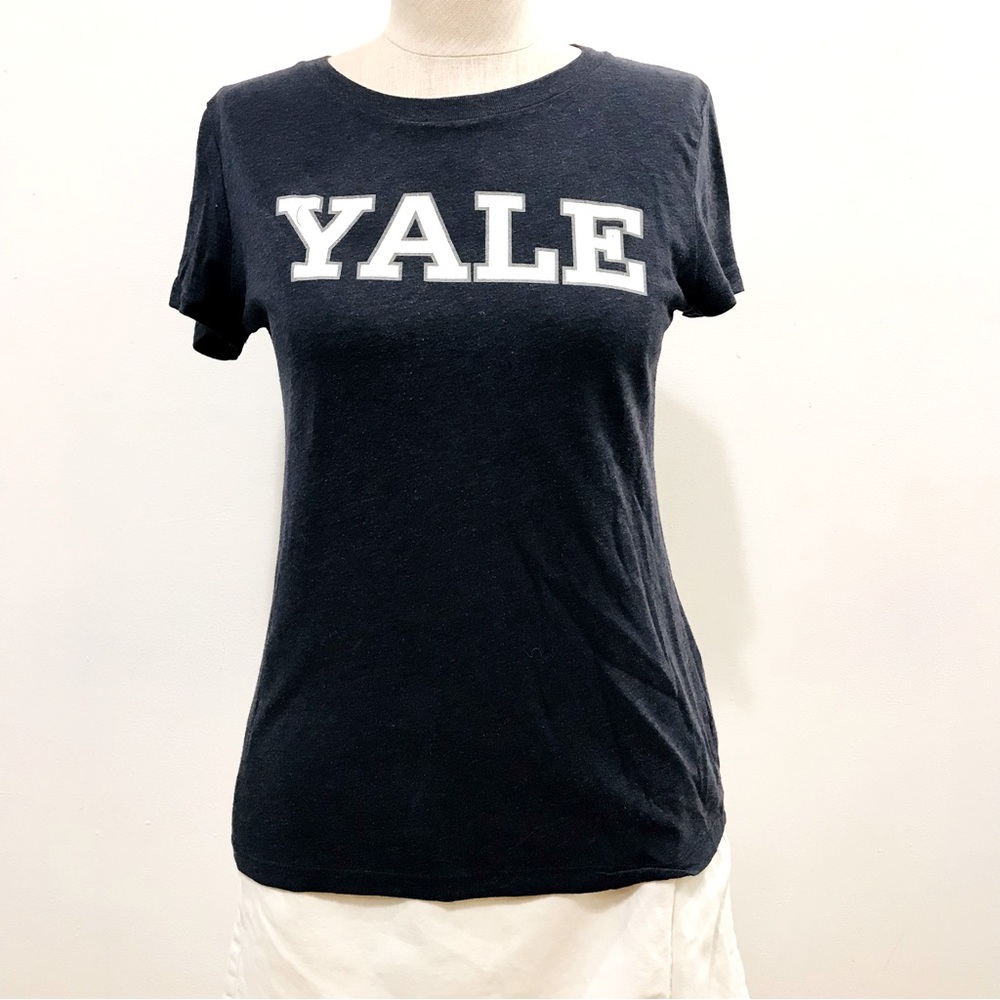 Redshirt Yale navy and white short sleeve tee shirt. Size S. EUC